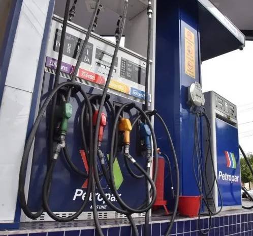 Gobierno baja G. 500 los precios de dos tipos de combustibles en Petropar